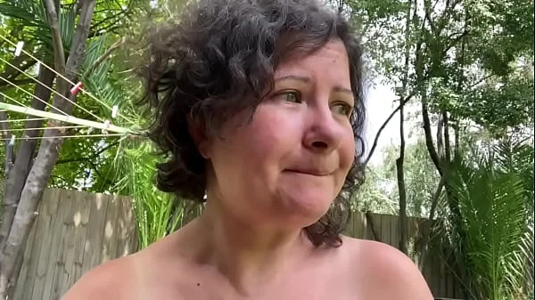 A quick update and a quick (interrupted) wank in my tent covered in sunburn and mozzie bites.