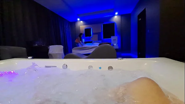 Motel Maid Fucks on the Jacuzzi for 20 Bucks