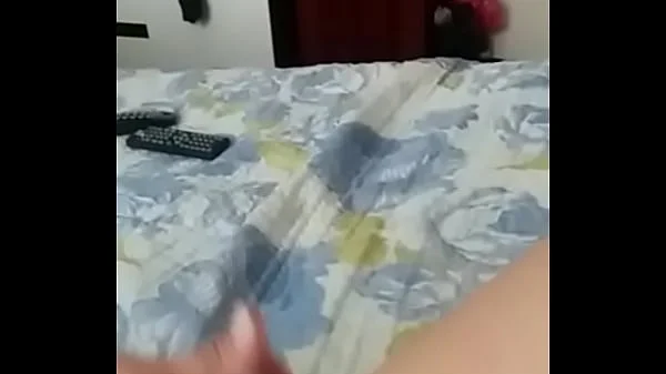 Moça se masturbando