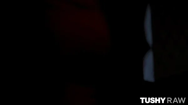 TUSHYRAW Hot Blonde loves getting her asshole stretched