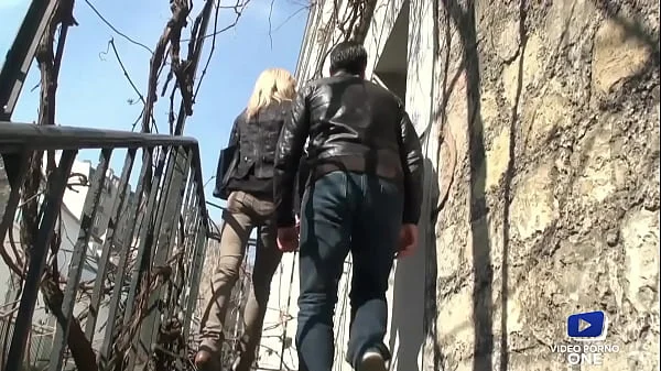 Cali Cruz s'offre une baise hard avec un inconnu